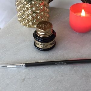 BRAND NEW Pretty Vulgar Liner and Aesthetica Brush